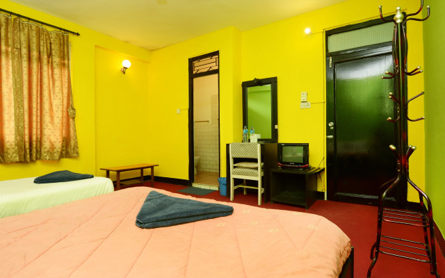 Hotel Silver Home - Hostel