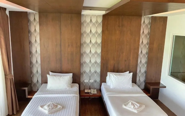 Phi Phi Cliff Beach Resort