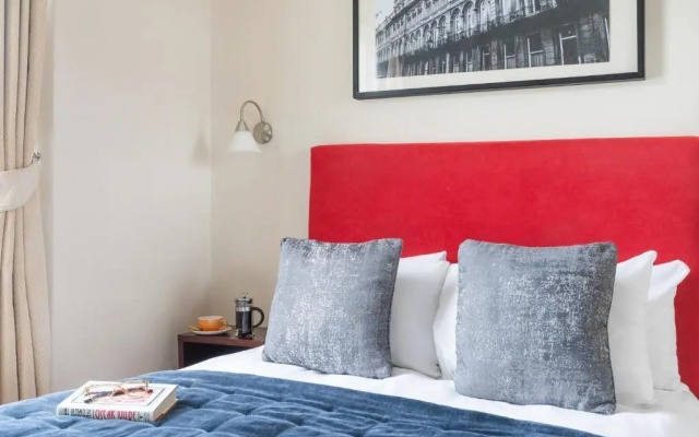 Clifton Hotel