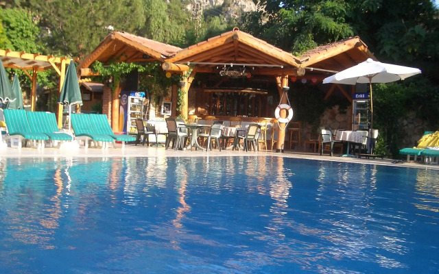 Perdikia Beach Hotel