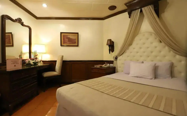 New Camelot Hotel