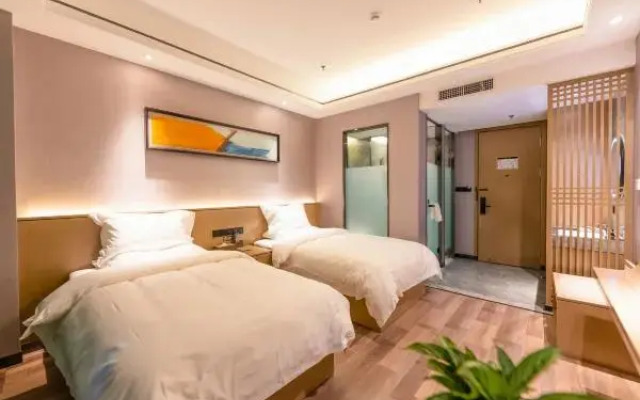 Urumqi Yinggang Hotel