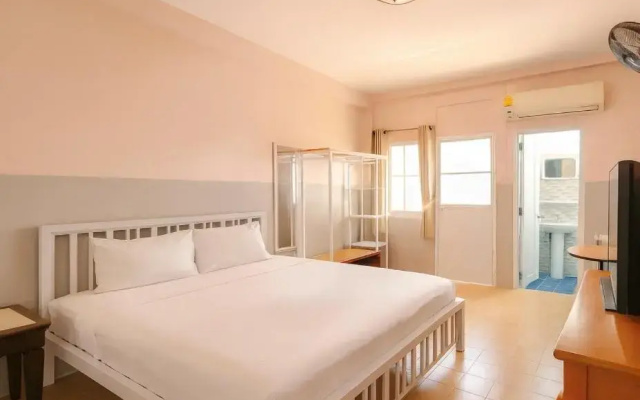 Pink Residence Chalong