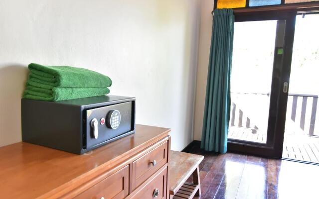 Koh Ngai Thanya Beach Resort Hotel