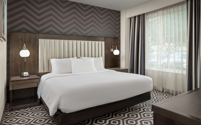 Отель Embassy Suites by Hilton Portland Hillsboro, Oregon