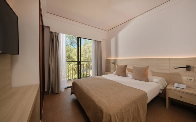 Hotel Playa Mondrago