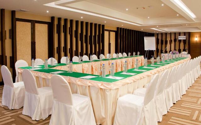 Graceland Khaolak Beach Resort