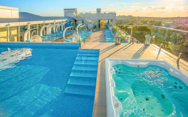 SPA HOTEL NEMO with dolphins