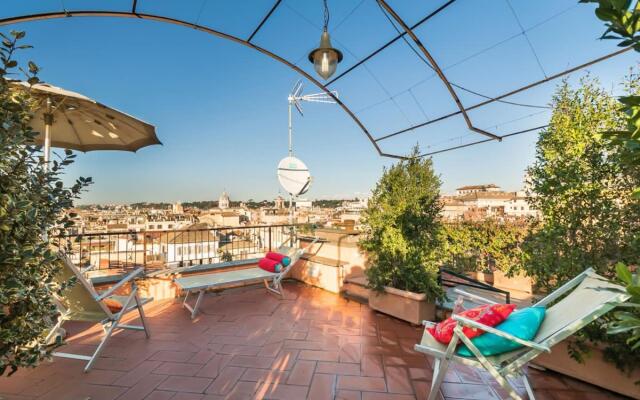 Pantheon Large Terrace Penthouse
