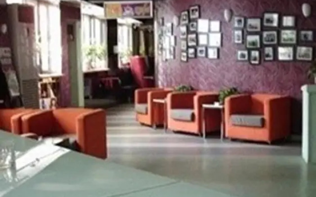 Home 1 Hotel