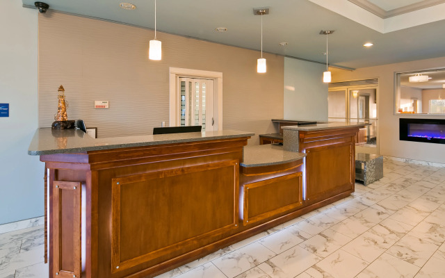 Lighthouse Suites Inn