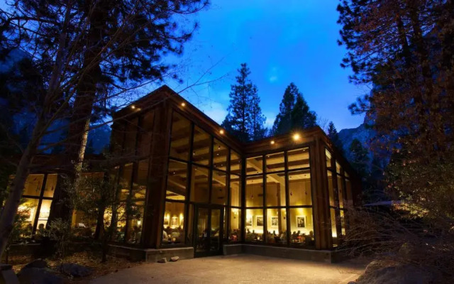 Yosemite Valley Lodge Hotel