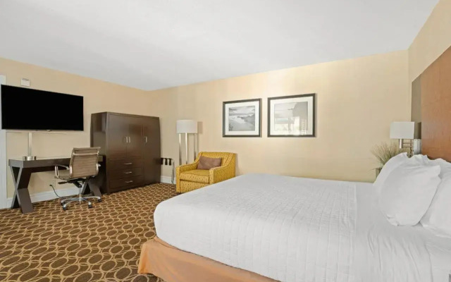 Marin Suites Hotel