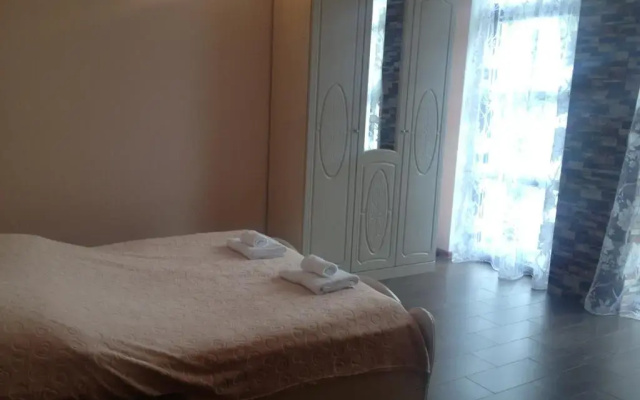 Guest House on prospect Ardzinba 257