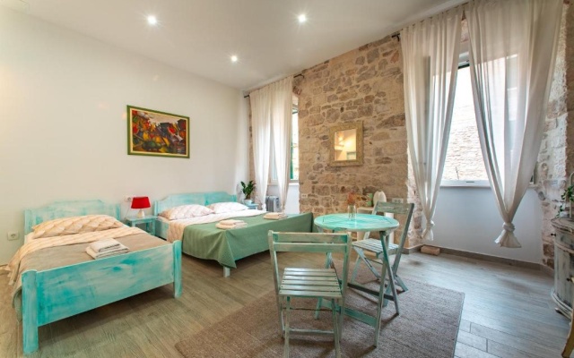 Apartments and Rooms Djanovic
