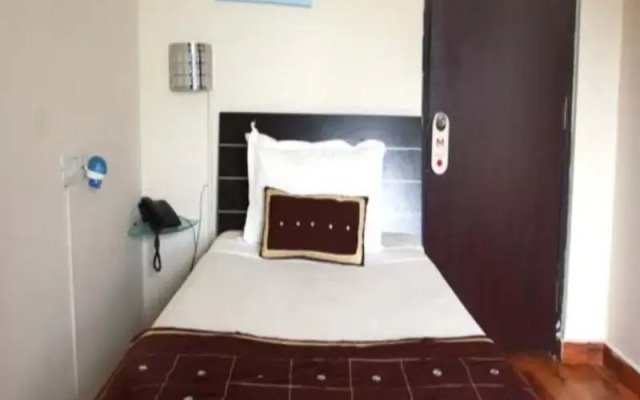 Hotel M Gachibowli by OYO Rooms