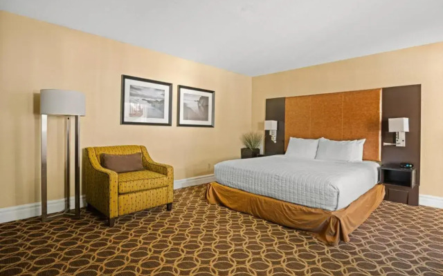 Marin Suites Hotel