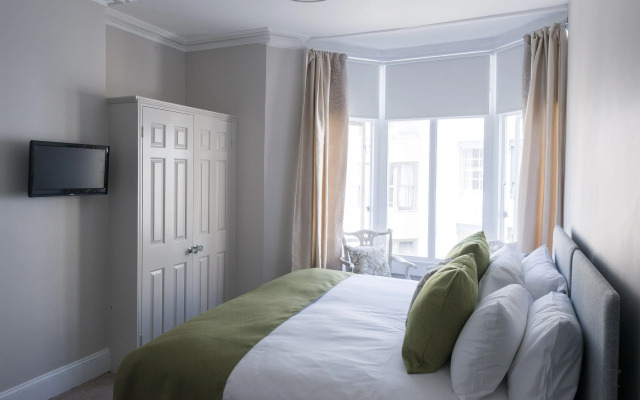 Brighton Marina House Hotel - B&B