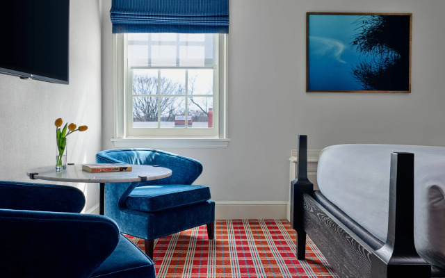 Morrison House Old Town Alexandria, Autograph Collection