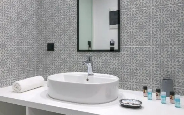 Отель Nirvana Beach 