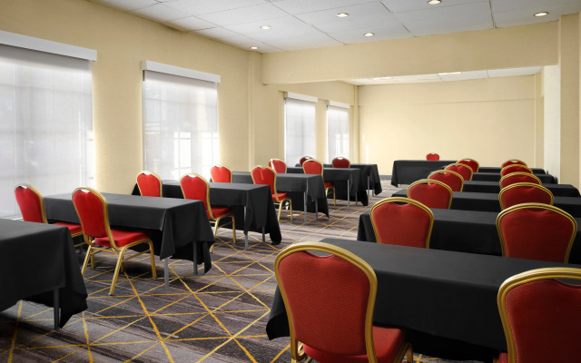 Holiday Inn Hotel & Suites Boston - Peabody by IHG