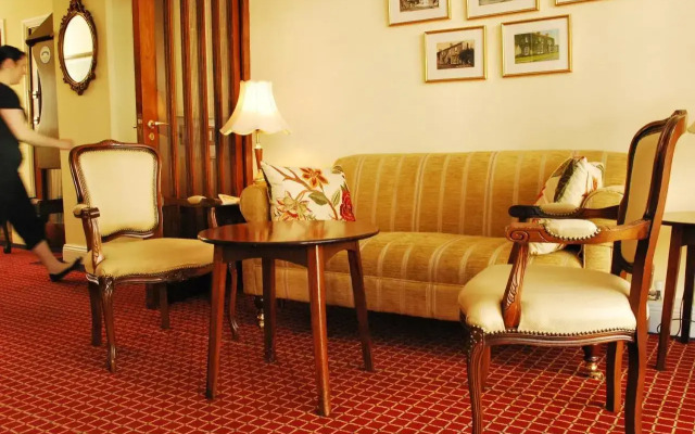 Casey's Hotel Glengarriff
