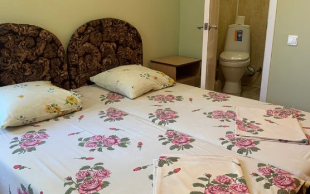 Nomera V Tsentre Guest House