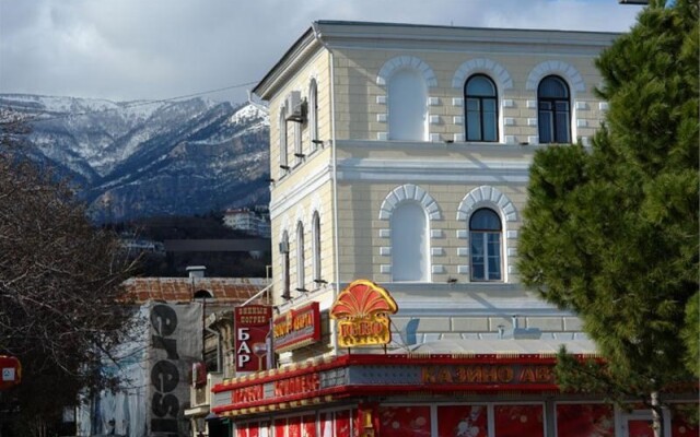 Primorye Hotel