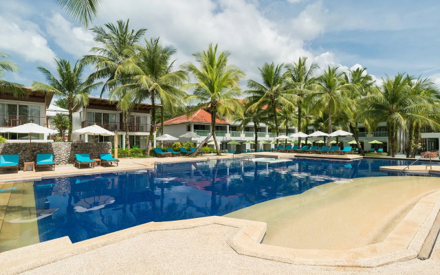 The Briza Beach Resort Khaolak