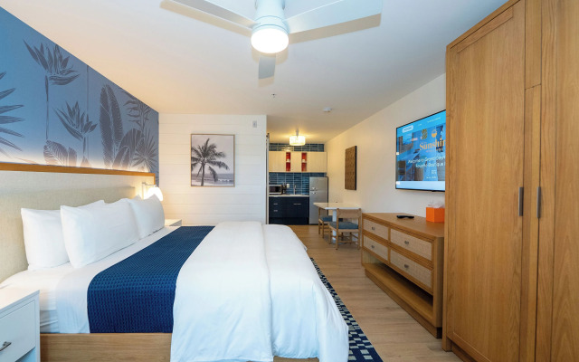 Sunshine Suites Resort