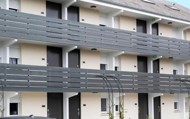 greet Hotel Chatellerault