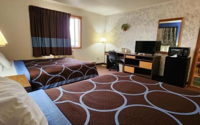 Hotel Iron Mountain Inn & Suites
