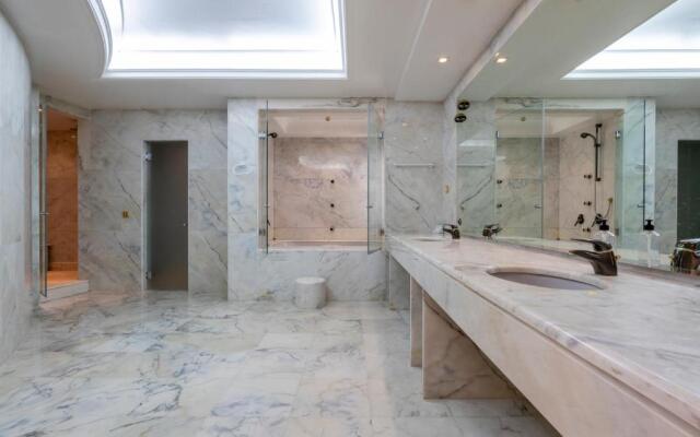 The Palace Marbella - Lavish Beachfront Villa