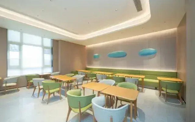 JI Hotel (Shanghai Jinshan Industrial Zone)