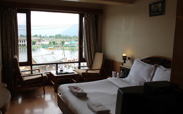 Hotel Imperial Lake View