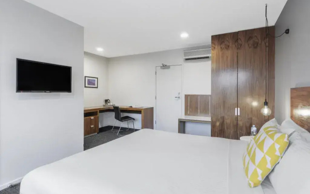 Cosmopolitan Hotel and Apartments