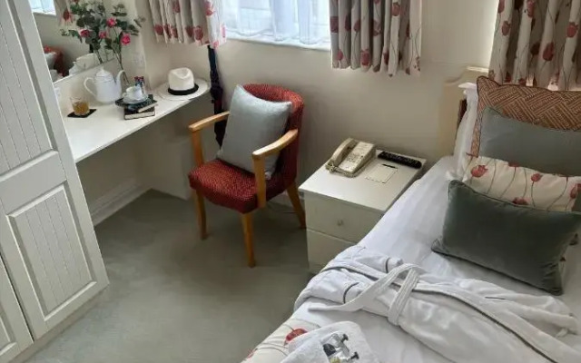 Redcliffe Hotel