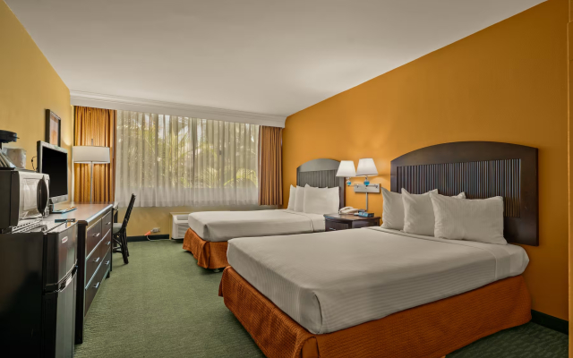 Airport Honolulu Hotel, Trademark Collection by Wyndham