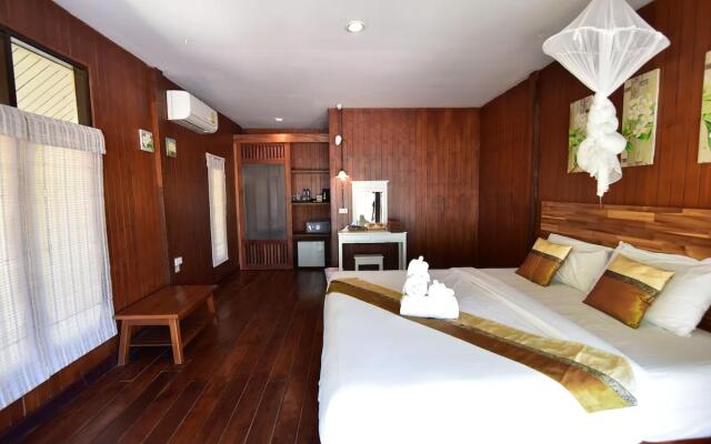 Koh Ngai Thanya Beach Resort Hotel