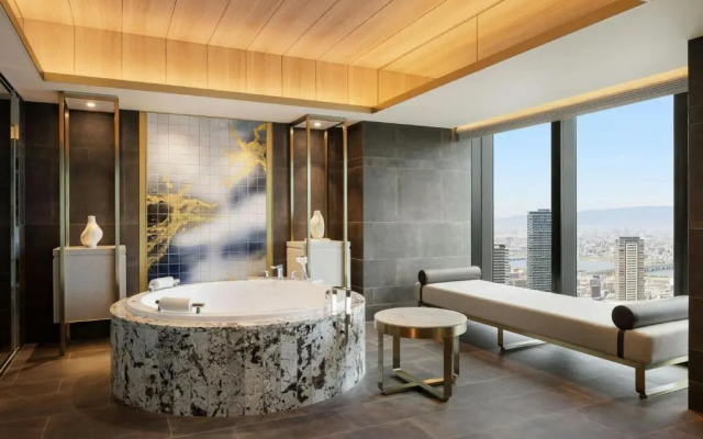 THE OSAKA STATION HOTEL, Autograph Collection