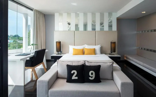 Tsix5 Hotel