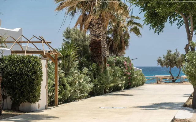 Glaronissi Beach