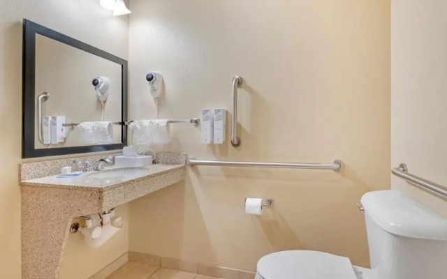 Red Roof Inn Charlestown