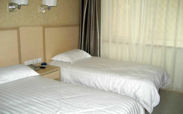 Zhongtian Seaview Hotel (Zhanqiao Railway Station)