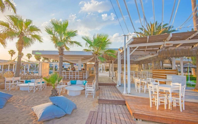 Dome Beach Marina Hotel & Resort