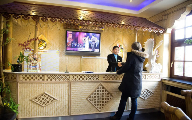 Hotel & Restaurant Asia New World