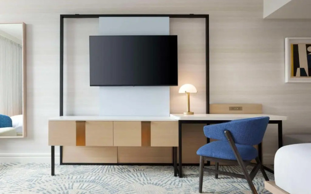 The Highland Dallas, Curio Collection by Hilton