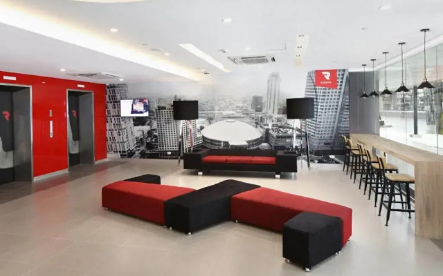 Red Planet Cubao Aurora Boulevard