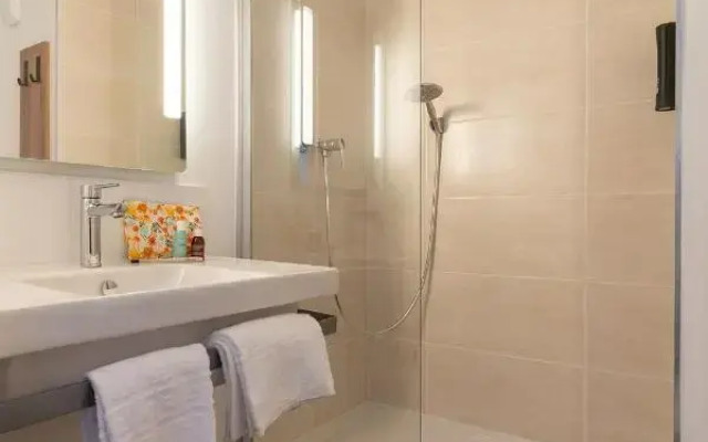 B&B HOTEL Poitiers Aéroport