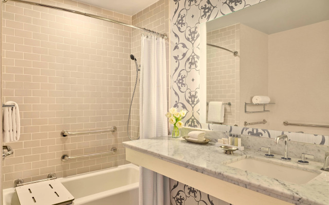 Morrison House Old Town Alexandria, Autograph Collection